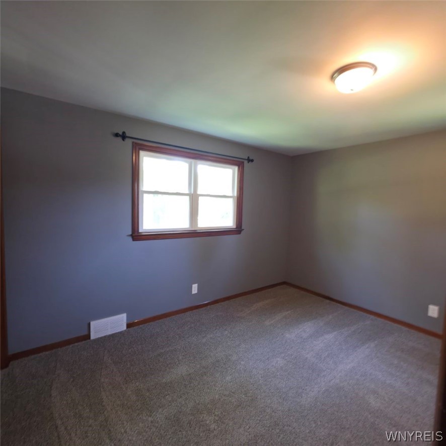 21 East And West Road West Seneca, NY 14224 - Photo 14 of 23