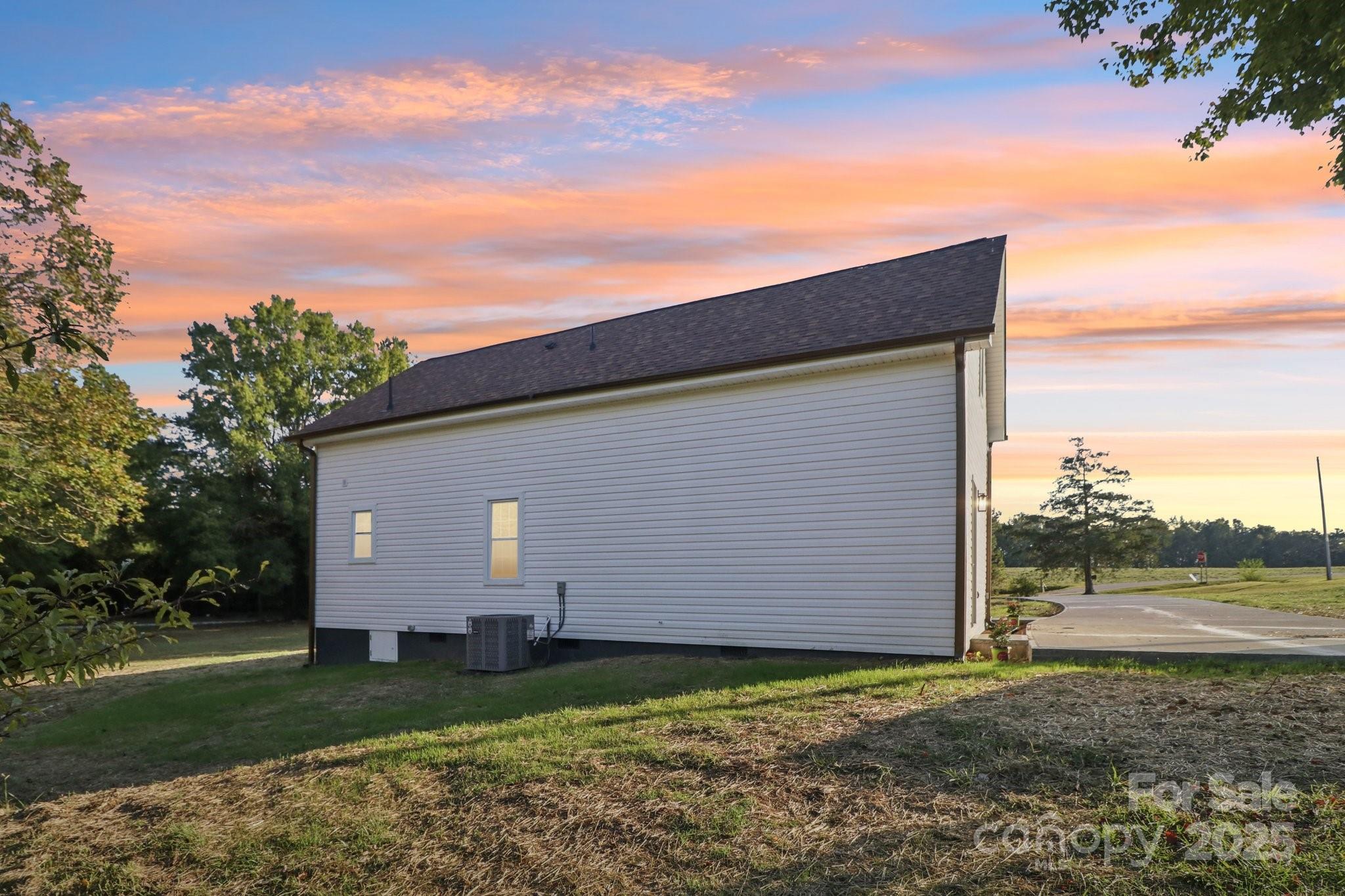 4409 Pleasant Road Lancaster, SC 29720 - Photo 34 of 34 a backyard of a house with lots of green space