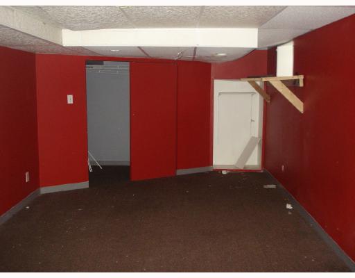 17 Calaman Road Cranston, RI 02910 - Photo 4 of 5 Other.