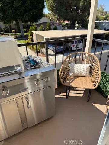 a view of a back yard of the building