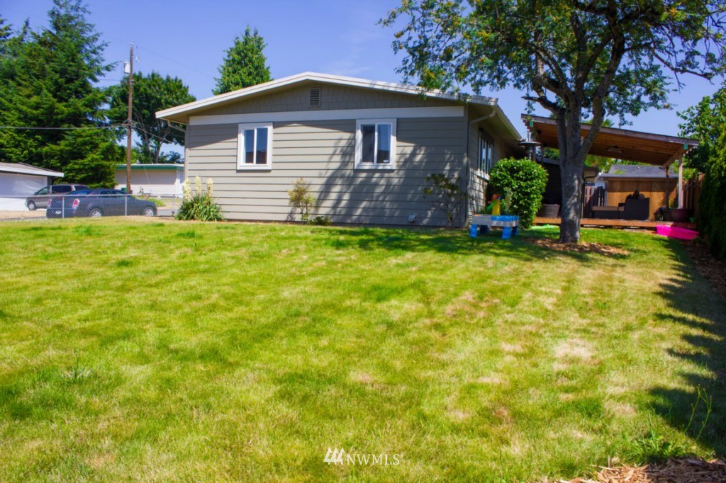 550 Ferndale Avenue Northeast Renton, WA 98056 - Photo 2 of 16 Gallery Image 2