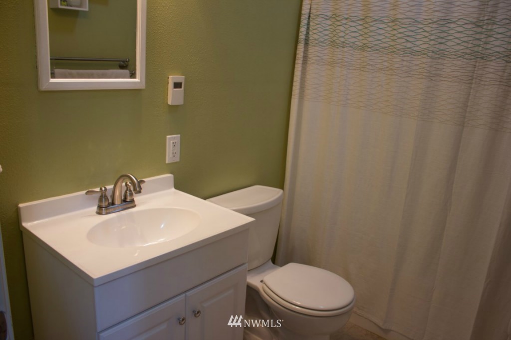 550 Ferndale Avenue Northeast Renton, WA 98056 - Photo 14 of 16 Gallery Image 14