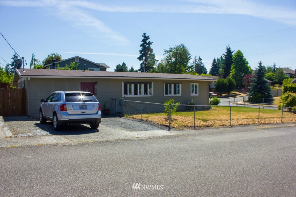 550 Ferndale Avenue Northeast Renton, WA 98056 - Photo 15 of 16 Gallery Image 15