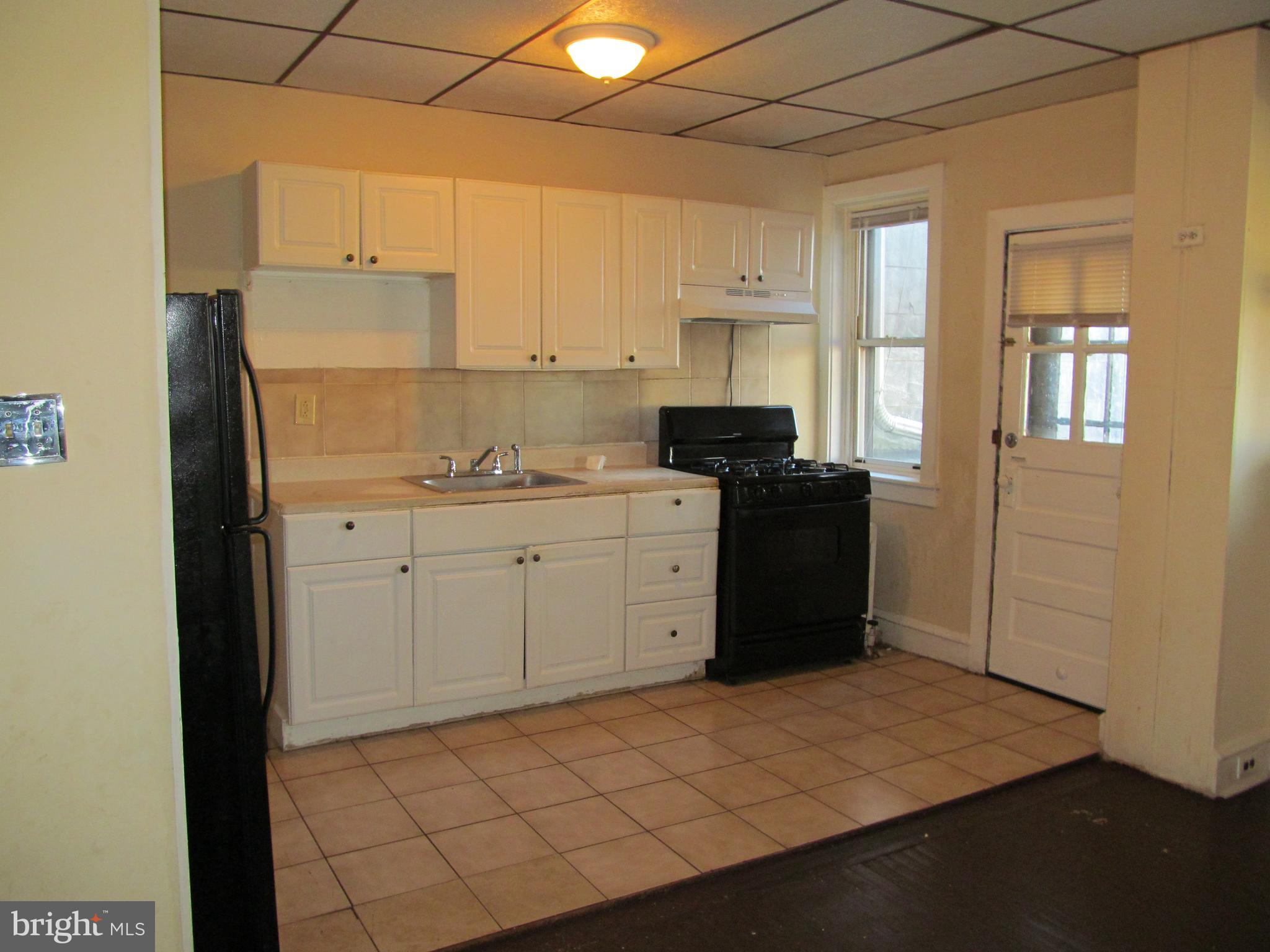 908 Marshall Road Sharon Hill, PA 19079 - Photo 5 of 15 Kitchen