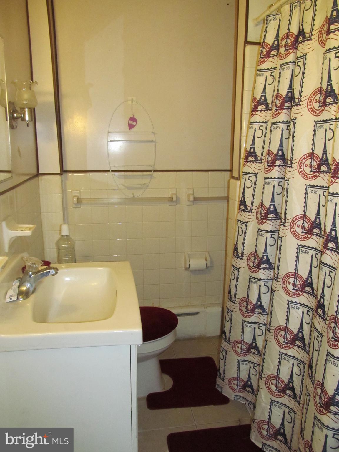 908 Marshall Road Sharon Hill, PA 19079 - Photo 8 of 15 Bathroom