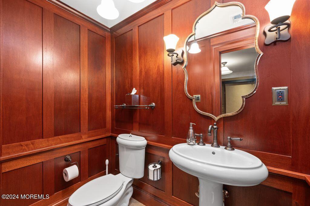 2 Browns Dock Road Rumson, NJ 07760 - Photo 21 of 74 Guest Bathroom