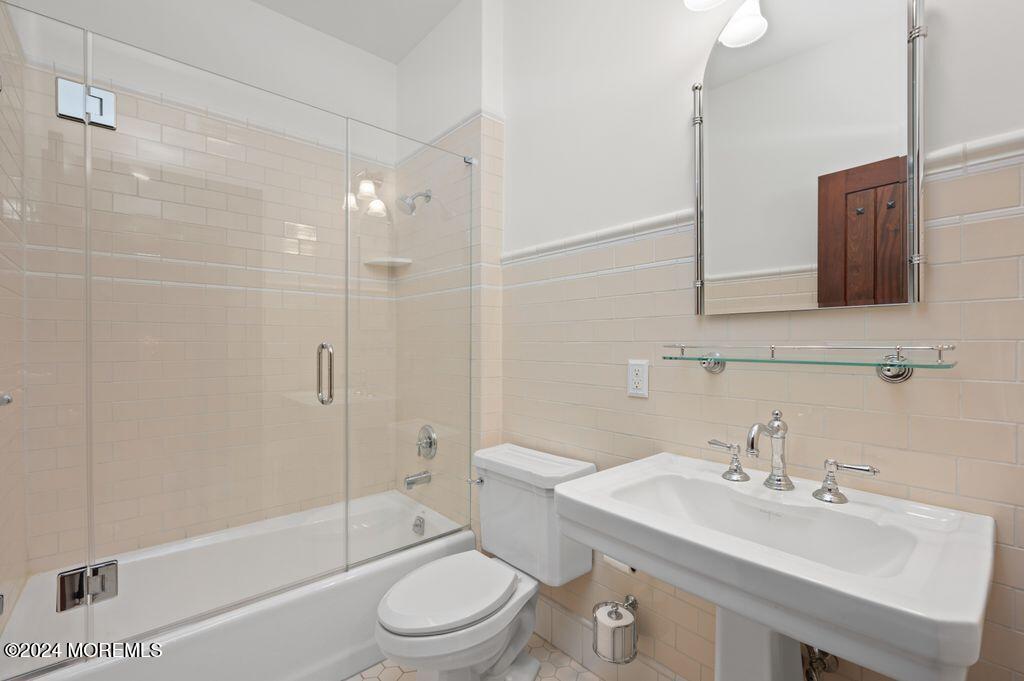 2 Browns Dock Road Rumson, NJ 07760 - Photo 23 of 74 Full Guest Bath on Main Floor