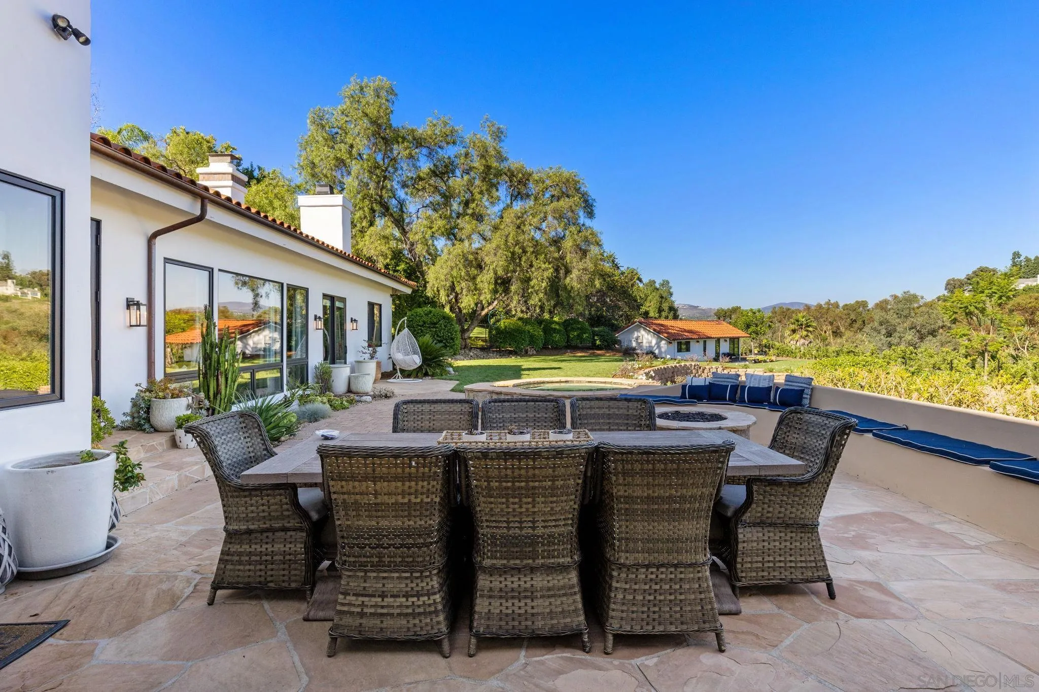 2550 Teten Way Encinitas, CA 92024 - Photo 3 of 23