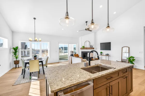 $607,000 | 1148 Irene Court, Waunakee, WI 53597
