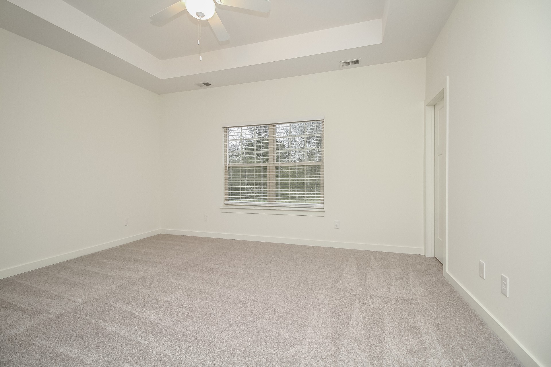 4018 Ella Cook Circle Murfreesboro, TN 37129 - Photo 4 of 17 an empty room with a window