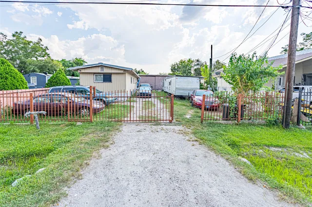 $200,000 | 4410 Shelton Road, Houston, TX 77093