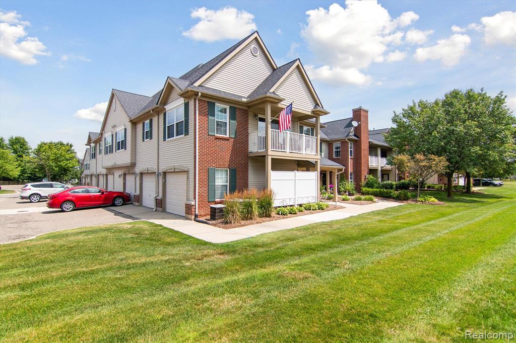 4062 Hampton Ridge Boulevard Howell, MI 48843 - Photo 3 of 33