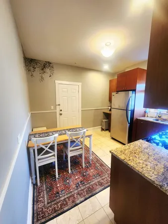 $2,100 | 1714 West Leland Avenue, Unit 3B, Chicago, IL 60640