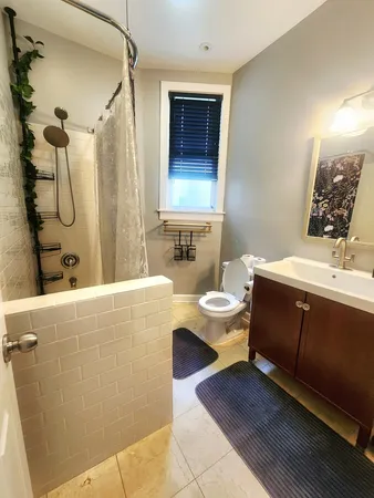 $2,100 | 1714 West Leland Avenue, Unit 3B, Chicago, IL 60640