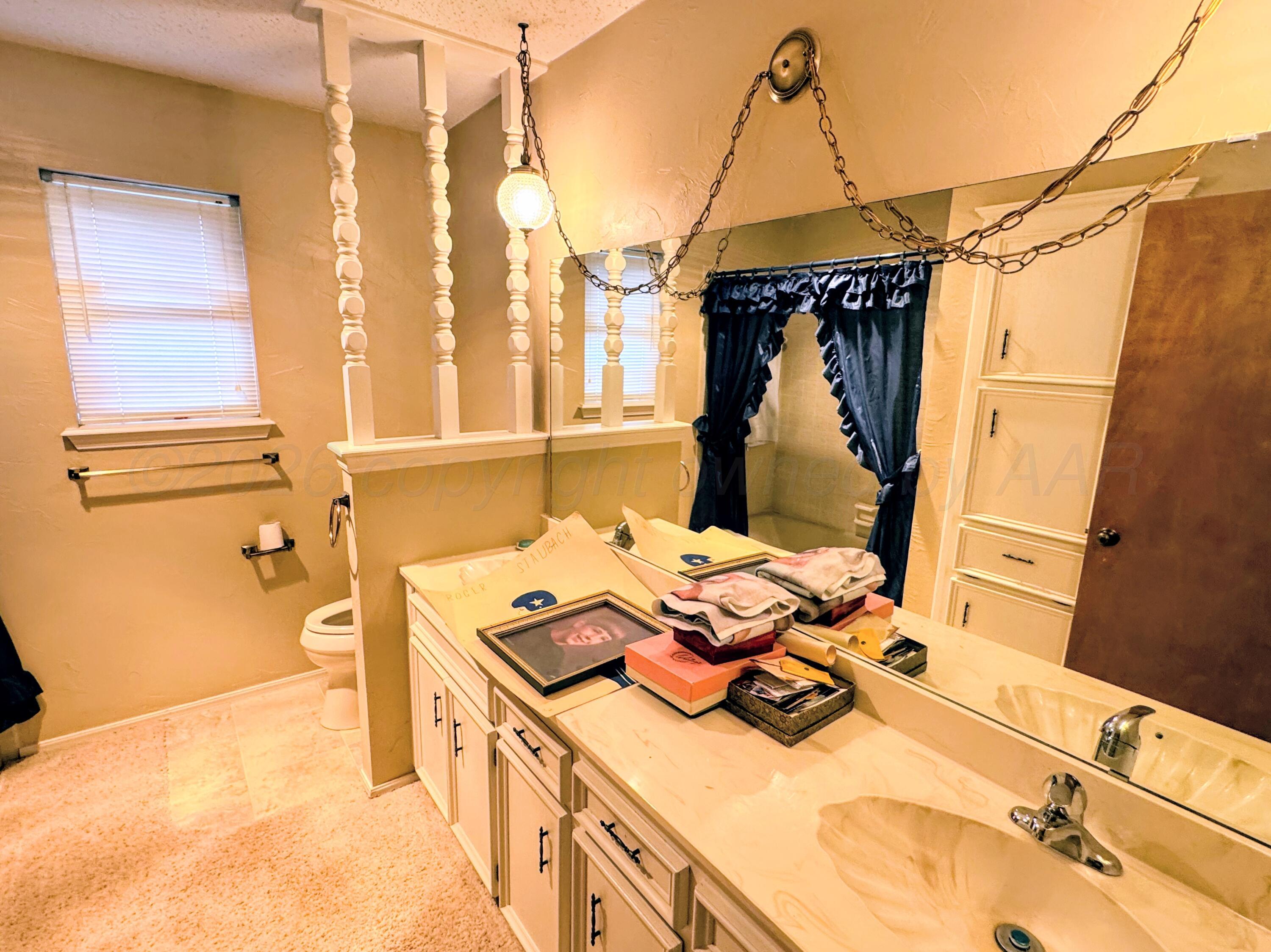 1810 Texas Street Perryton, TX 79070 - Photo 18 of 24 1810 TEXAS BATHROOM