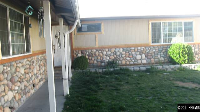 1465 Roberts Street Reno, NV 89502 - Photo 12 of 13 a view of outdoor space and garden