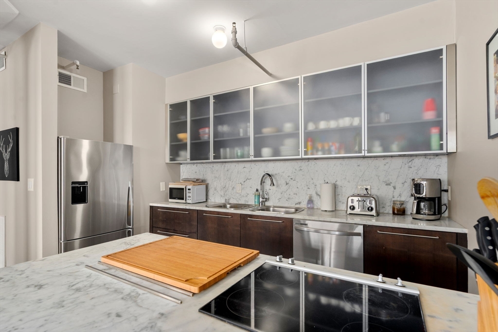 453 Washington Street, Unit 7E Boston, MA 02111 - Photo 10 of 18