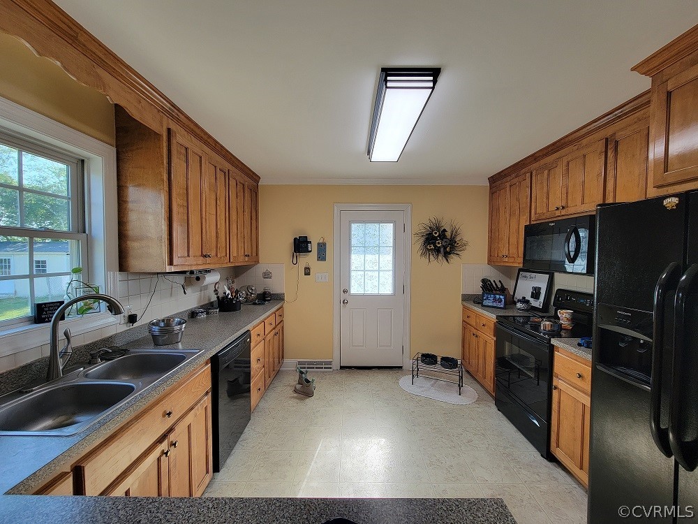 1012 Bible Way Road Crewe, VA 23930 - Photo 8 of 28 Gallery Image 8