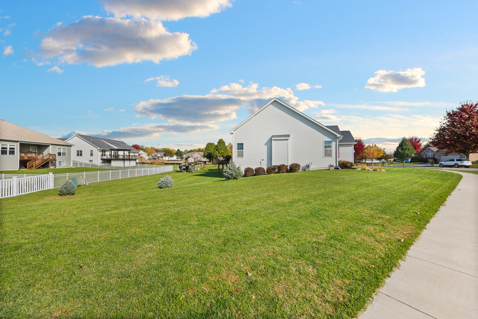 1435 Beach Lane Sycamore, IL 60178 - Photo 11 of 39 a view of an house with backyard space and garden
