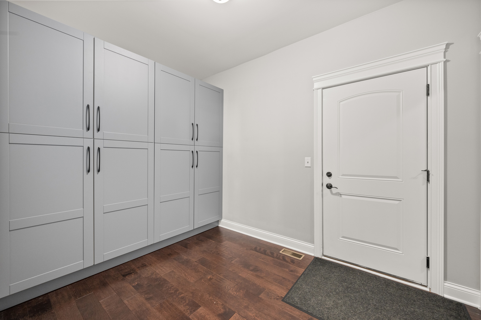 1435 Beach Lane Sycamore, IL 60178 - Photo 27 of 39 a view of an empty room