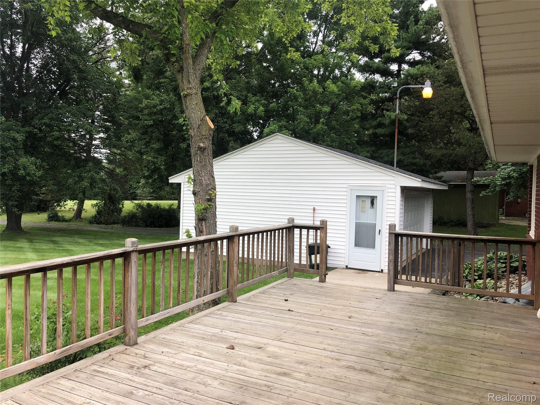 6281 Perry Road Grand Blanc, MI 48439 - Photo 6 of 24 Perry deck.jpg