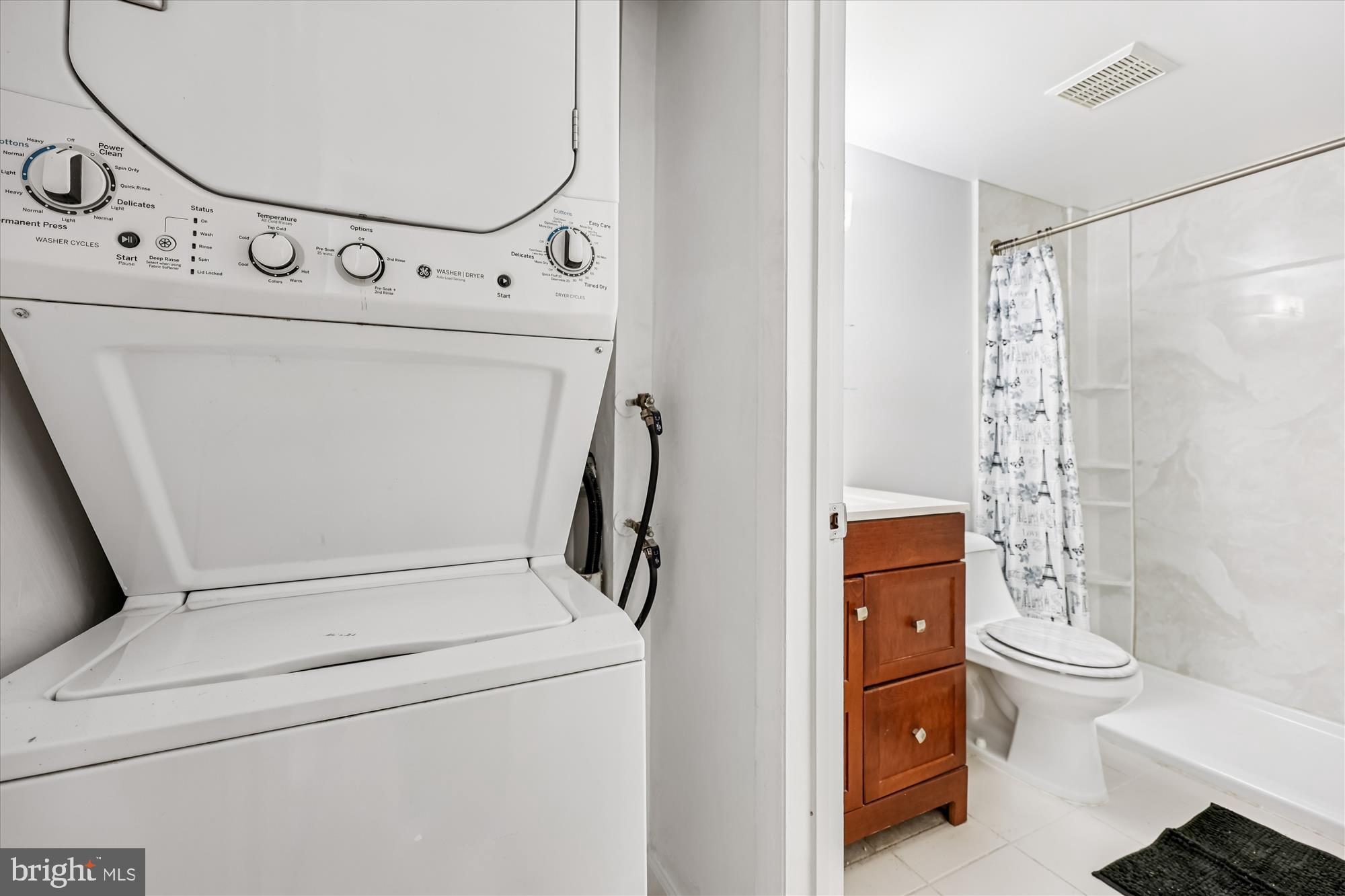 14428 Parkvale Road, Unit 3 Rockville, MD 20853 - Photo 22 of 37 a utility room with dryer and washer