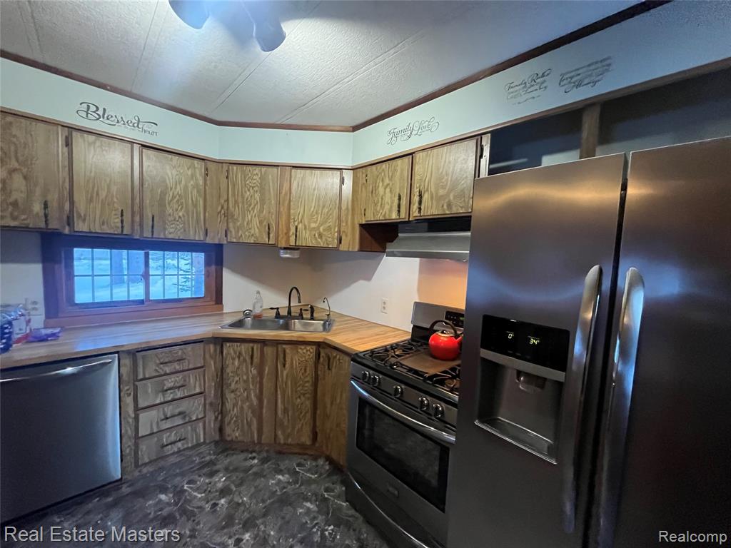 5117 Ravenswood Road Smiths Creek, MI 48074 - Photo 6 of 18