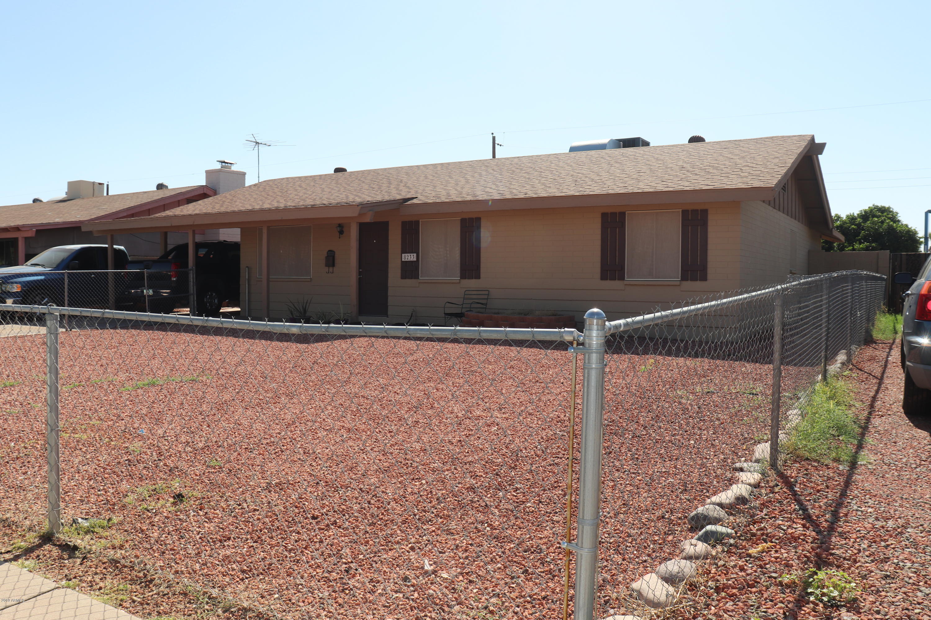 a front view of house with yard