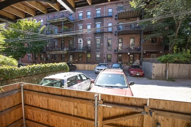 $3,000 | 21 East Concord Street, Unit 1, Boston, MA 02118