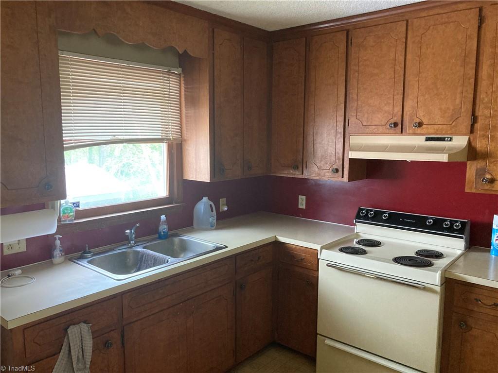175 Dunlap Gate Road Statesville, NC 28625 - Photo 4 of 22 Gallery Image 4