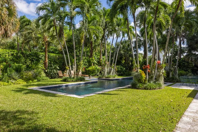 a view of outdoor space