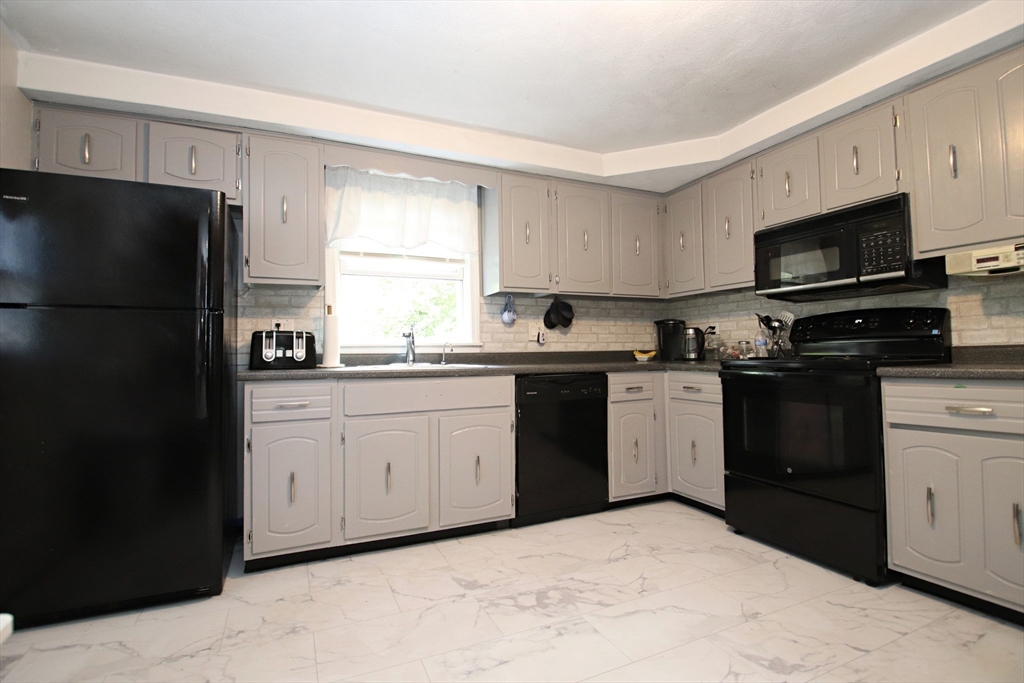 19 Juliette Road Saugus, MA 01906 - Photo 3 of 39