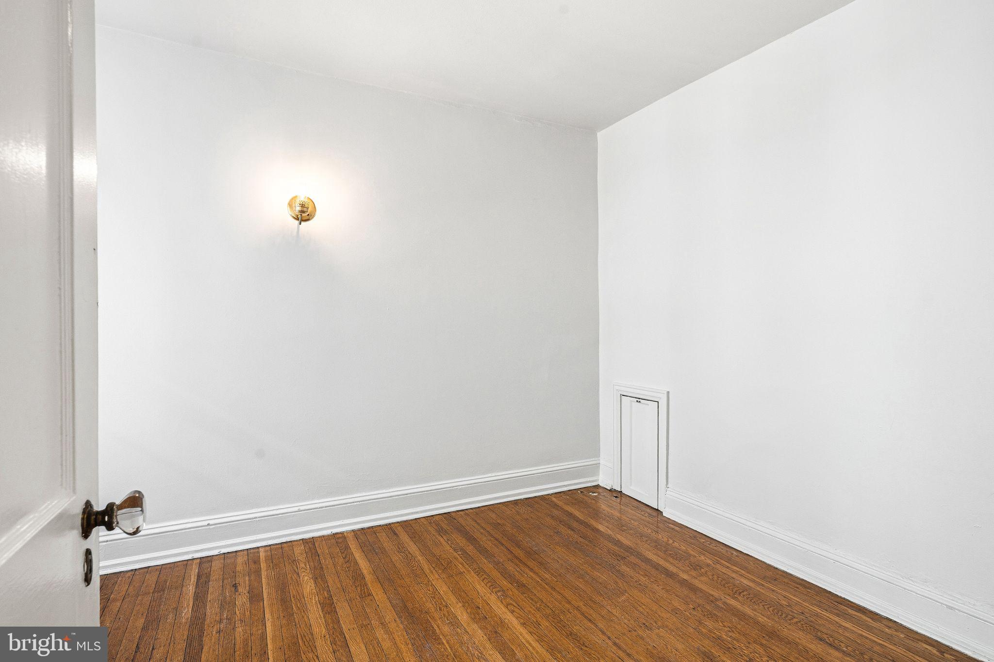 2139 St James Place Philadelphia, PA 19103 - Photo 25 of 44 Third Floor Middle Bedroom
