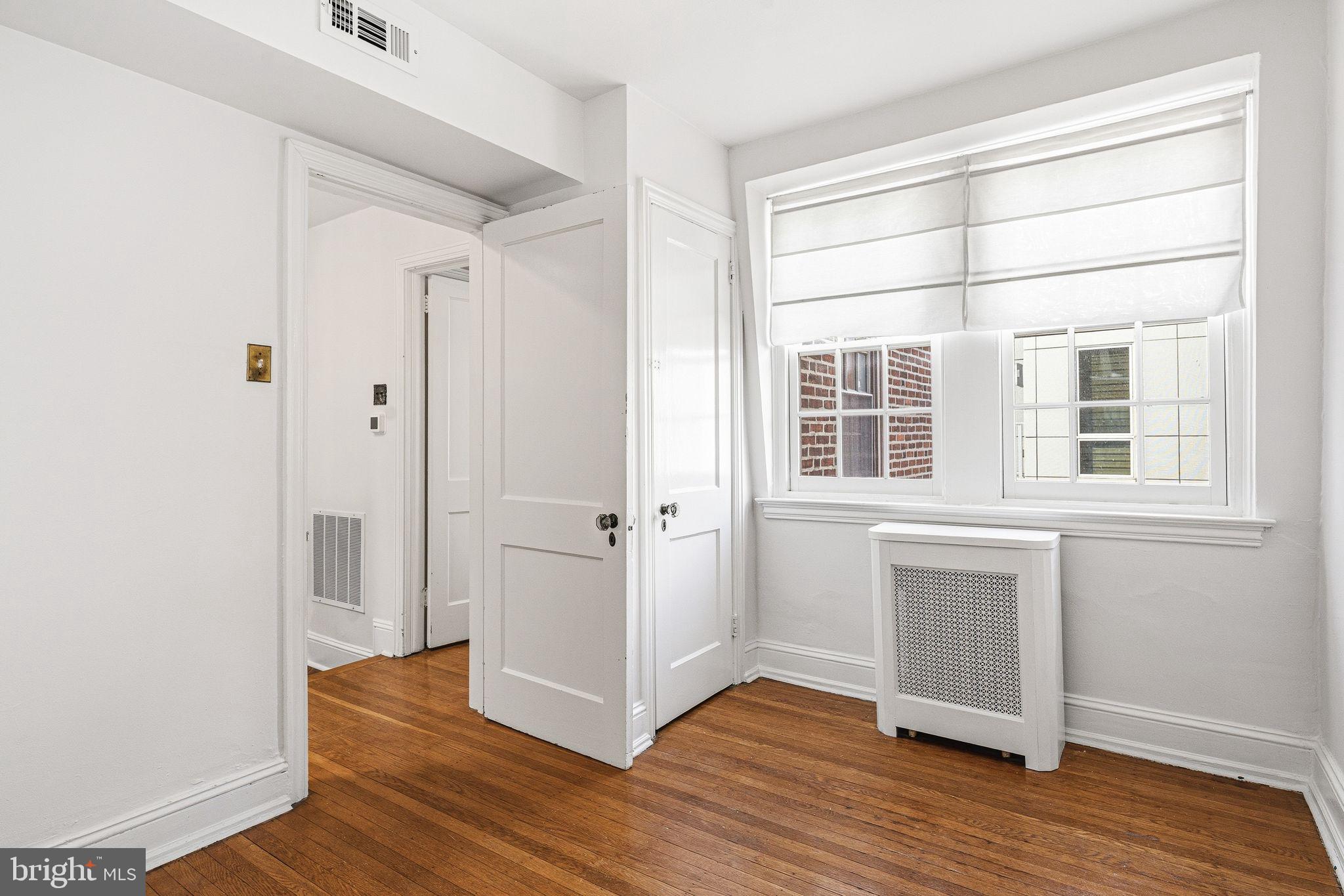 2139 St James Place Philadelphia, PA 19103 - Photo 26 of 44 Third Floor Middle Bedroom