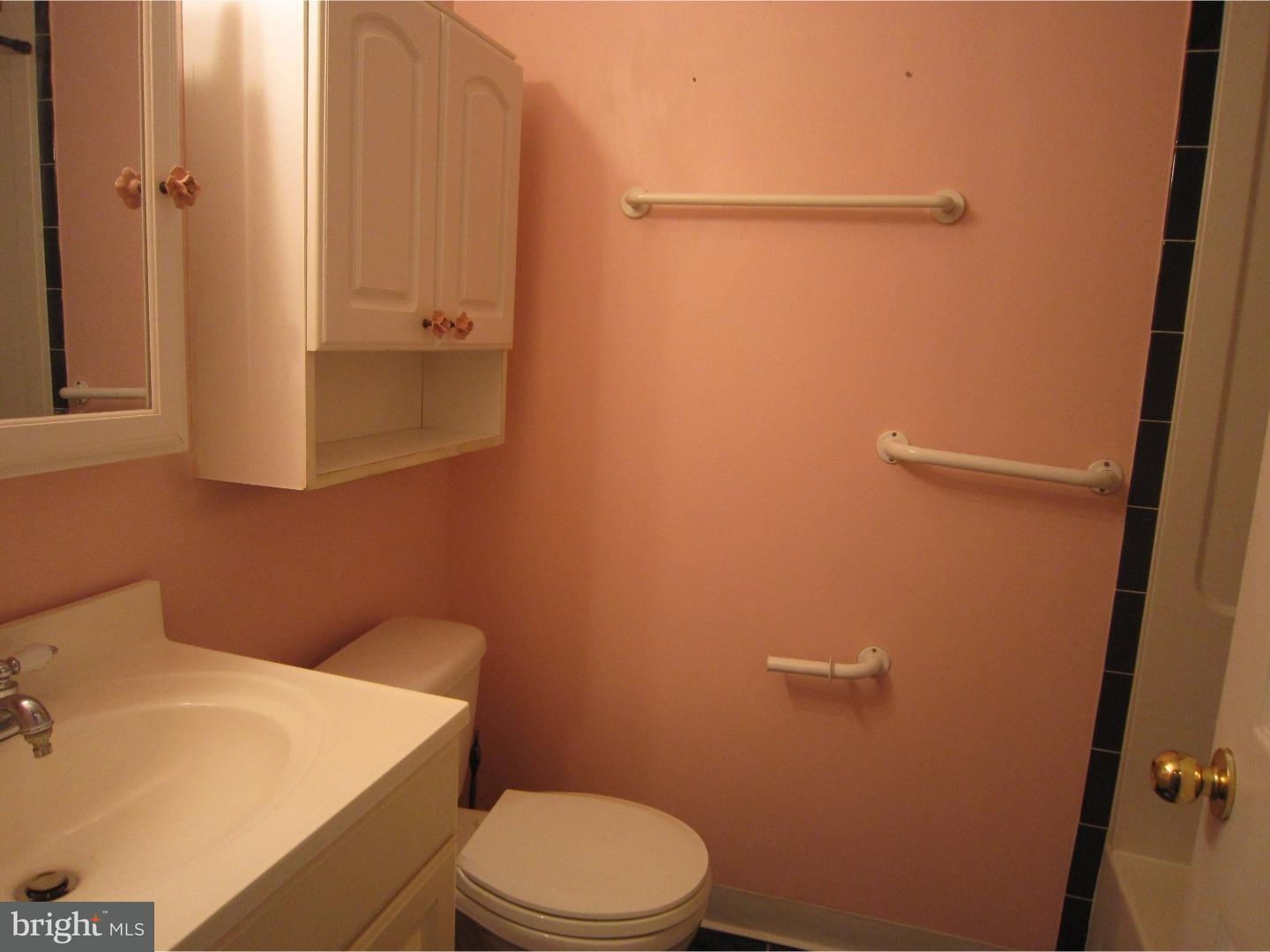 107 Rutgers Avenue, Unit G4 Swarthmore, PA 19081 - Photo 9 of 13 Bathroom
