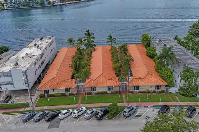 $1,750 | 2160 Bay Drive, Unit 15, Miami Beach, FL 33141