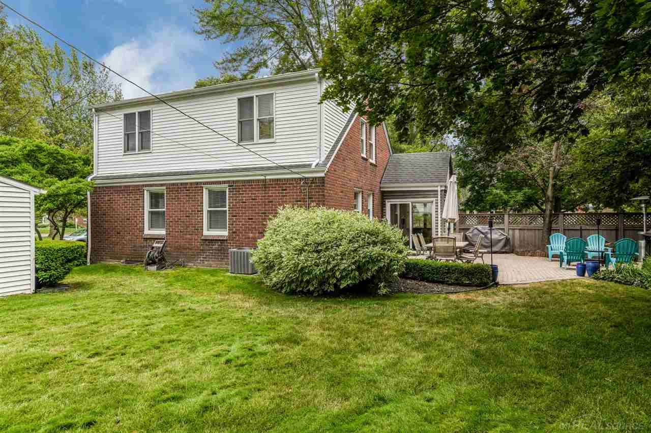 1684 Hawthorne Road Grosse Pointe Woods, MI 48236 - Photo 28 of 29