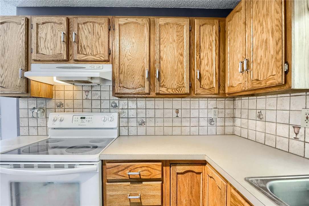 95 Quannacut Road Westerly, RI 02891 - Photo 12 of 33 Kitchen