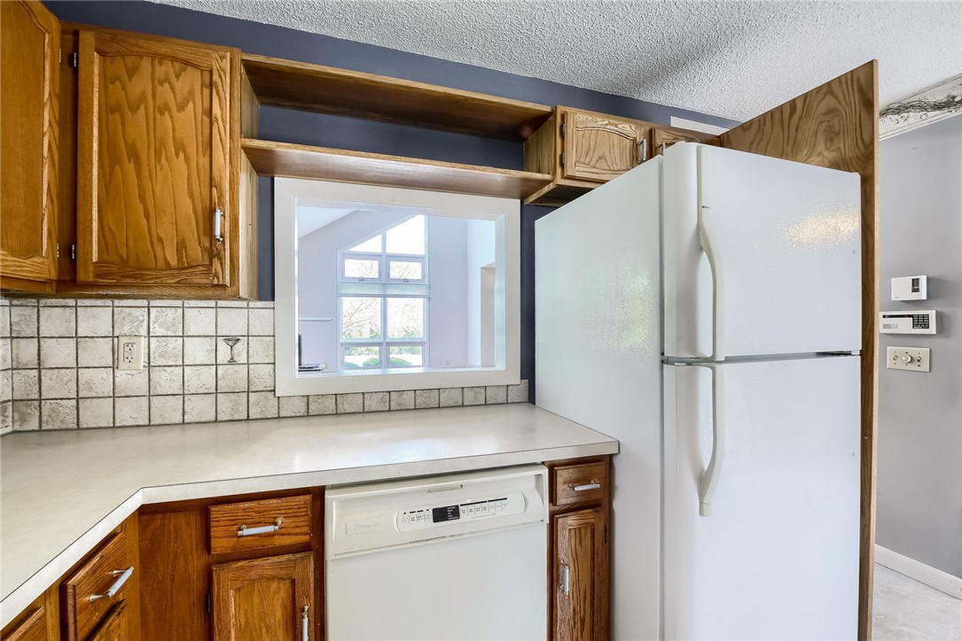 95 Quannacut Road Westerly, RI 02891 - Photo 13 of 33 Kitchen