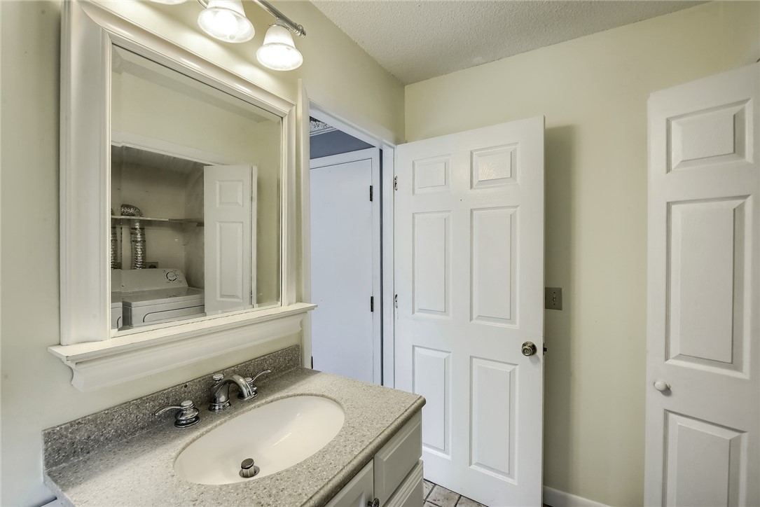 95 Quannacut Road Westerly, RI 02891 - Photo 15 of 33 Half Bath/Laundry