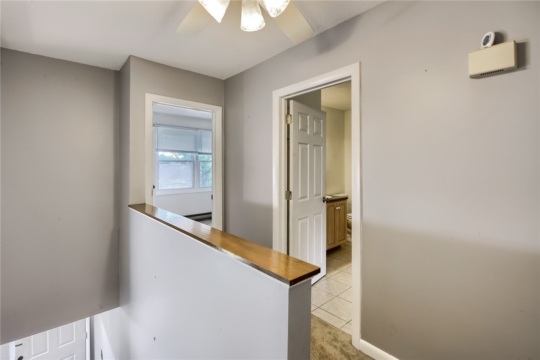 95 Quannacut Road Westerly, RI 02891 - Photo 21 of 33 Upper Hallway