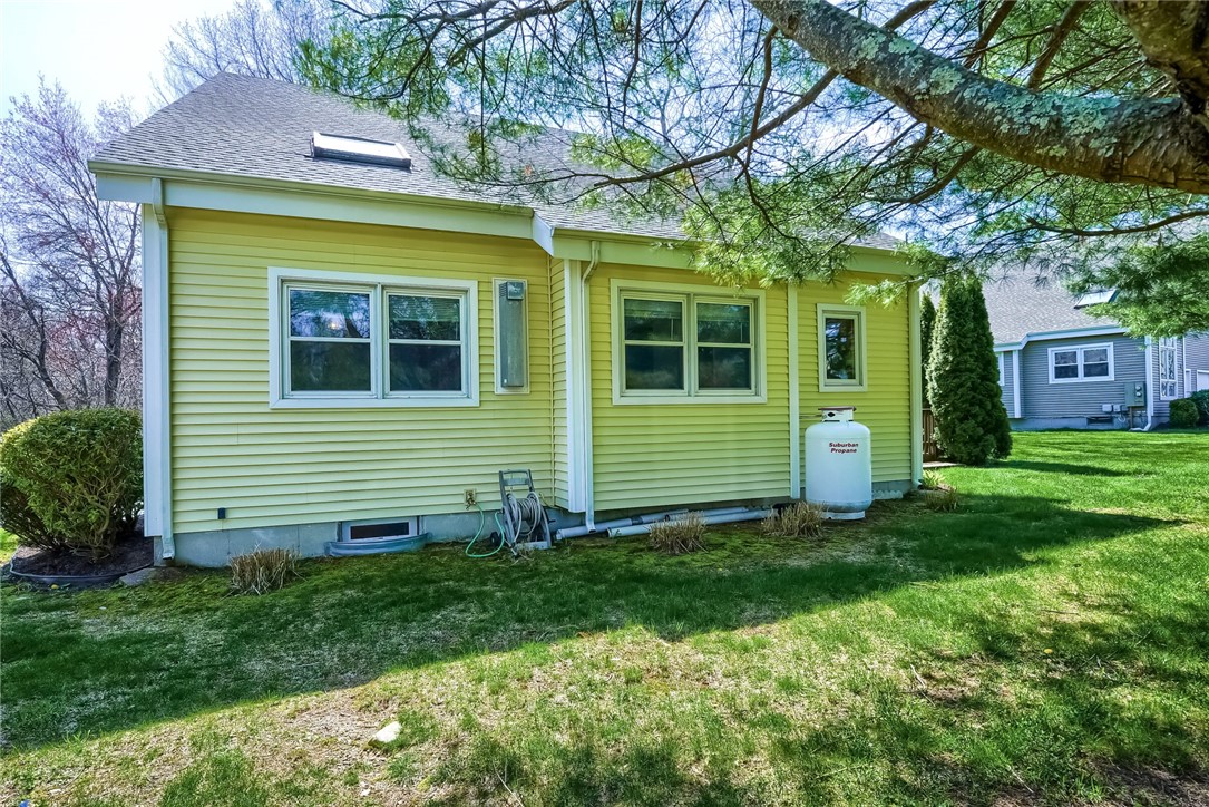 95 Quannacut Road Westerly, RI 02891 - Photo 30 of 33 Exterior