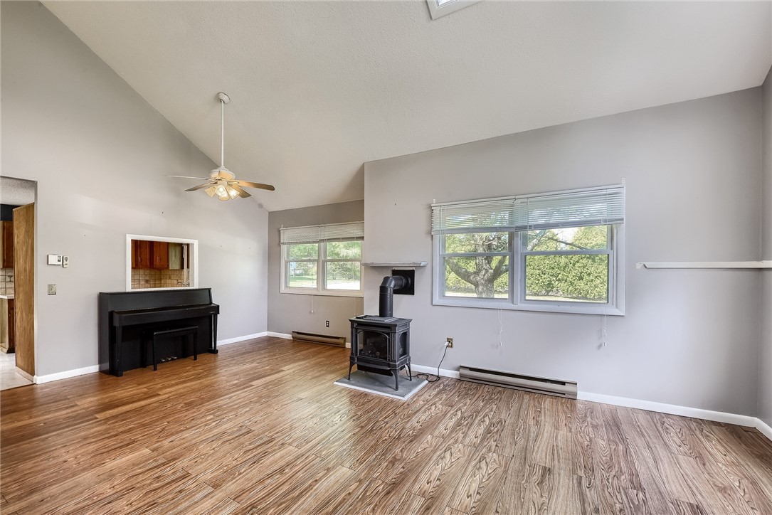 95 Quannacut Road Westerly, RI 02891 - Photo 6 of 33 Living Room