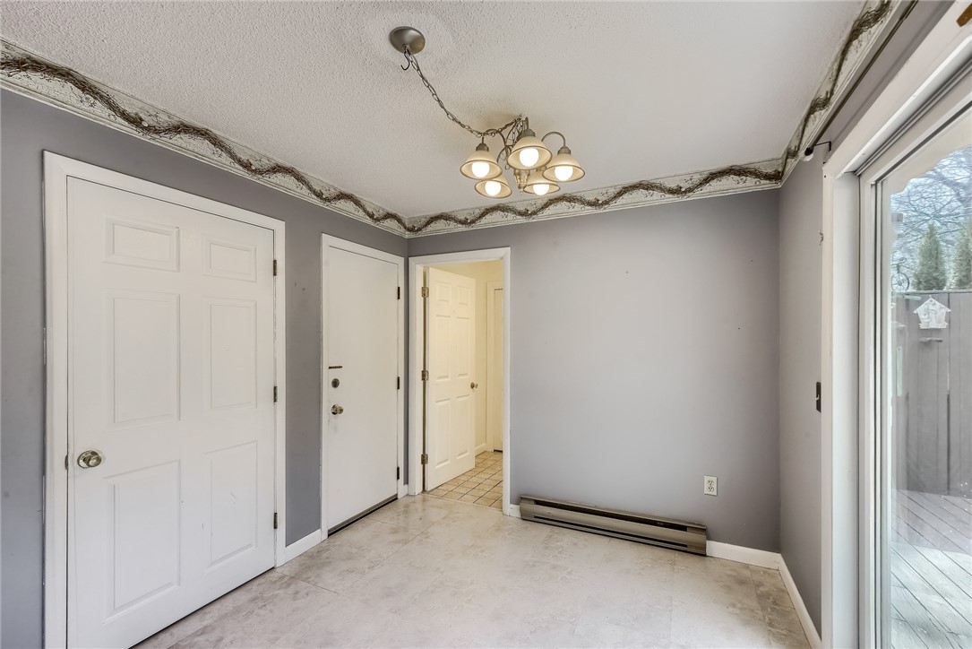95 Quannacut Road Westerly, RI 02891 - Photo 9 of 33 Dining Area