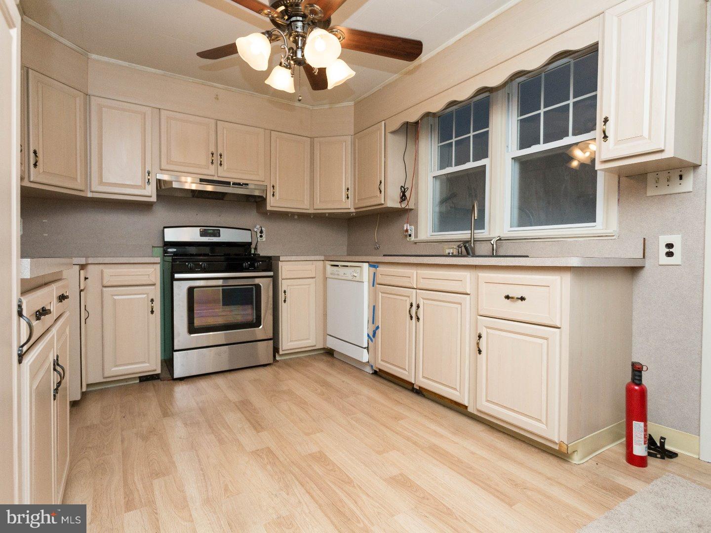 755 Rancocas Road Mount Holly, NJ 08060 - Photo 3 of 24