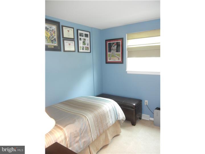 1437 Foster Road Warminster, PA 18974 - Photo 11 of 25 Gallery Image 11