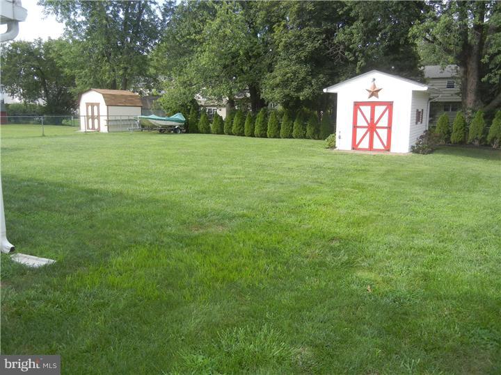 1437 Foster Road Warminster, PA 18974 - Photo 12 of 25 Gallery Image 12