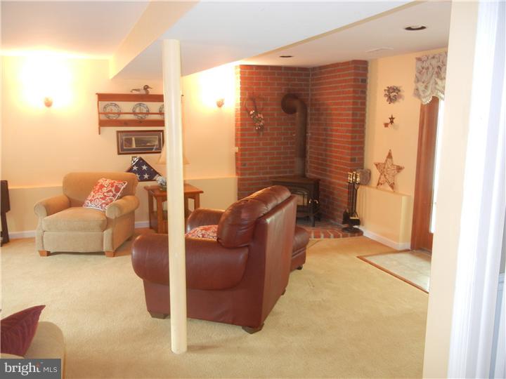 1437 Foster Road Warminster, PA 18974 - Photo 14 of 25 Gallery Image 14