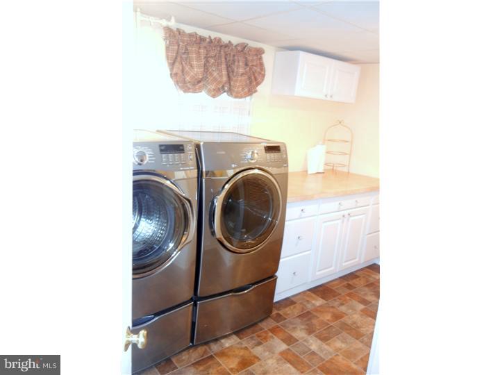 1437 Foster Road Warminster, PA 18974 - Photo 15 of 25 Gallery Image 15