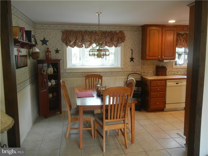 1437 Foster Road Warminster, PA 18974 - Photo 6 of 25 Gallery Image 6